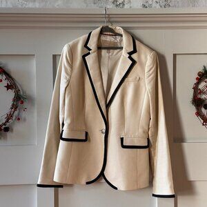 ✨ Banana Republic Cream Blazer w/ Blue Trim – Size 6 – Classic Tailored Jacket